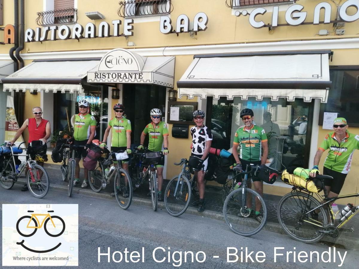 Hotel Ristorante Cigno - Camere And Aparthotel Latisana Exterior photo